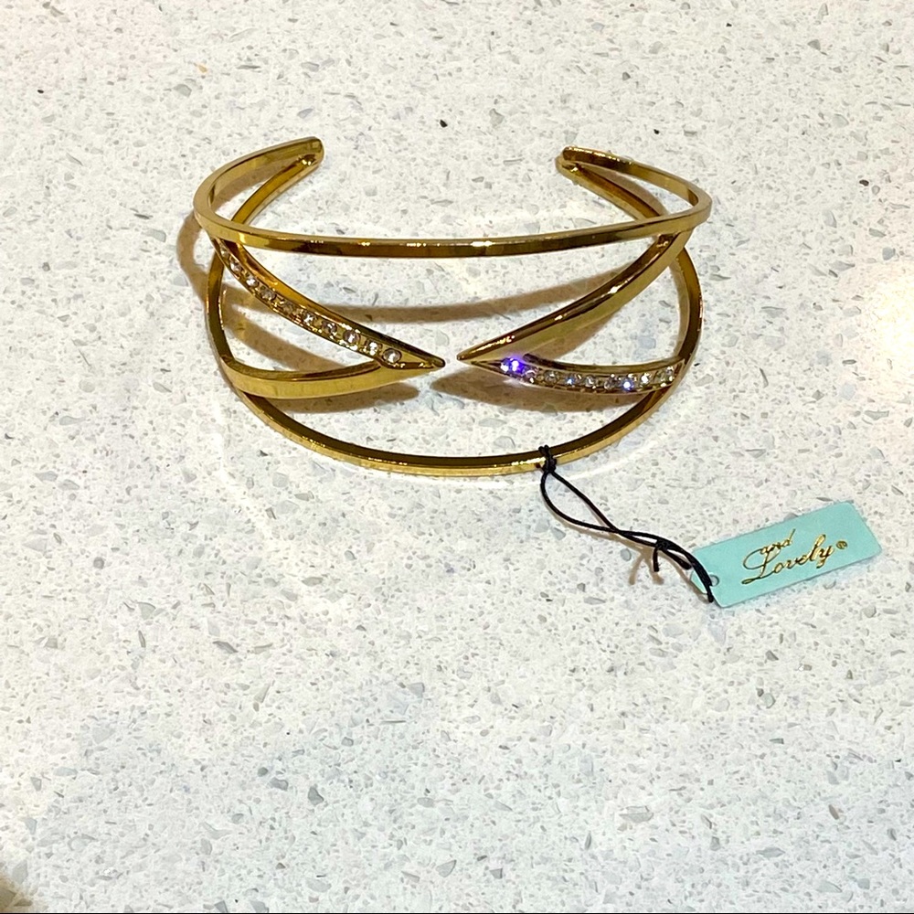 NWT GOLD WITH DIAMOND LIKE CUFF BRACELET